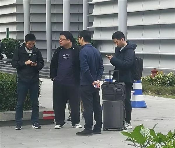 罗永浩动作频频，疑似要和中国移动合作？