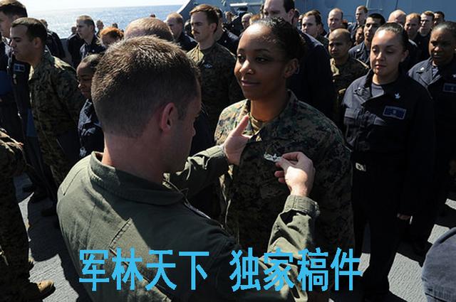 美海军唯一官兵不平等的技能章,舰长将军亲自颁发,自愿报名竞争