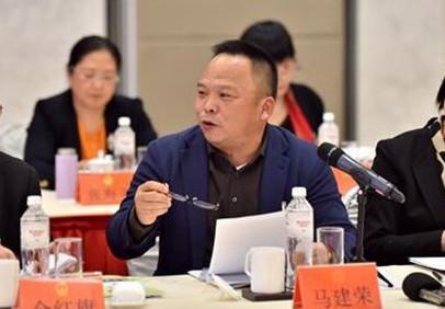 花1亿给员工建食堂，花千万包车送员工回乡过年，又一个马姓富豪