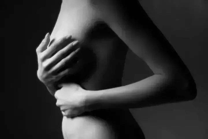 这款科技内衣性感无痕，且有效预防乳腺疾病 | 精分剧场