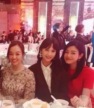35岁的台湾甜妹和泰国全民女神同框居然把对方碾压得渣都不剩！