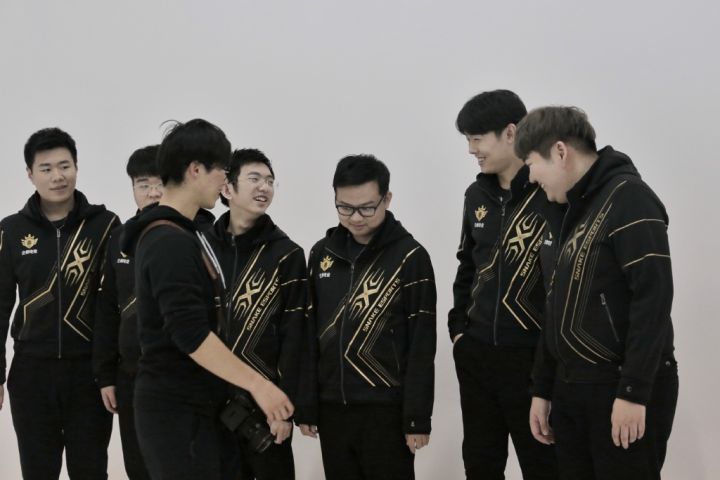 LPL新赛季探营:Snake战队的新人面孔