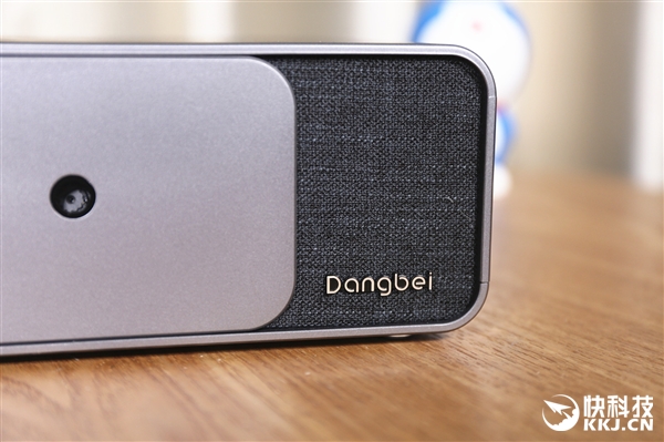 可投300英寸巨幕 当贝投影F1开箱图赏