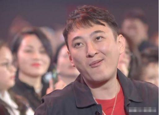 微博之夜看点多：王思聪嚼口香糖，杨幂挤C位，周星驰尴尬试戏！