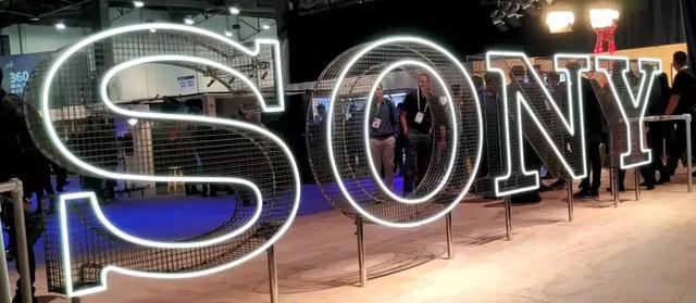 轰动全球的可折叠手机，我终于亲手试了一下！