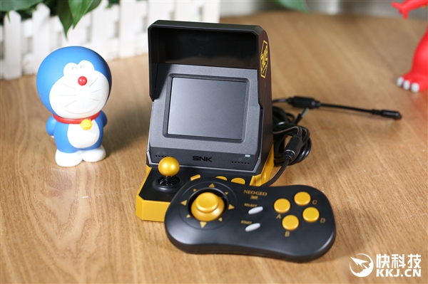 SNK NEOGEO mini游戏机开箱图赏:内置40款经典游戏