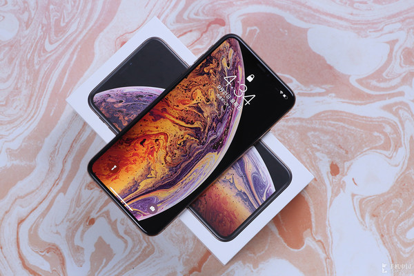 iPhone XS Max电商价格狂降 7999元起现货敞开供应