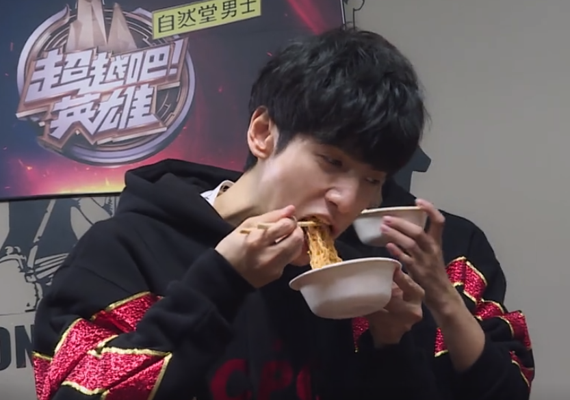 余霜小马花式直播!腹黑官人复仇救场