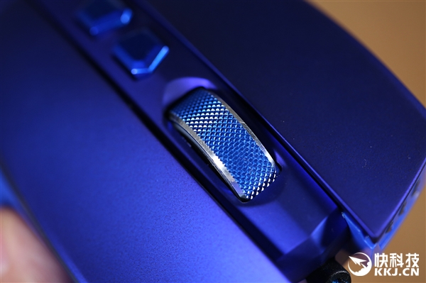 平民吃鸡利器！机械师耀M5游戏鼠标图赏