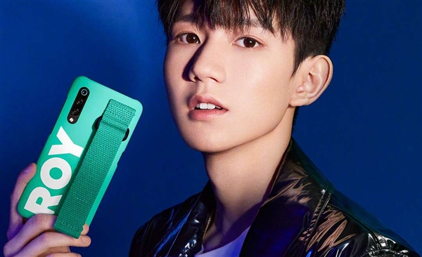 TFBoys王源代言小米9：小米情人节包下9座城市地标秀恩爱