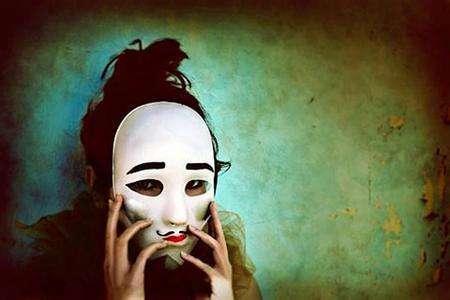 自称“阿里离职漂亮女高管”却遭前同事打脸：吹牛逼要有度吧