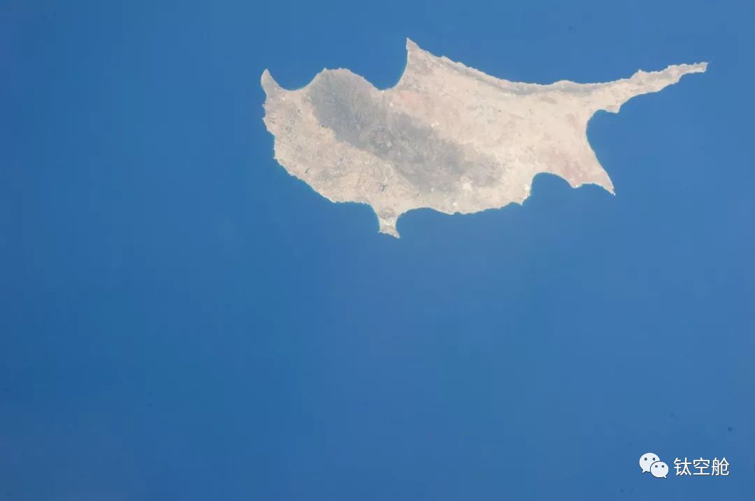 “流浪地球”官方授权AR马克杯，随时太空鸟瞰5亿平方公里地球风景 | 精分剧场