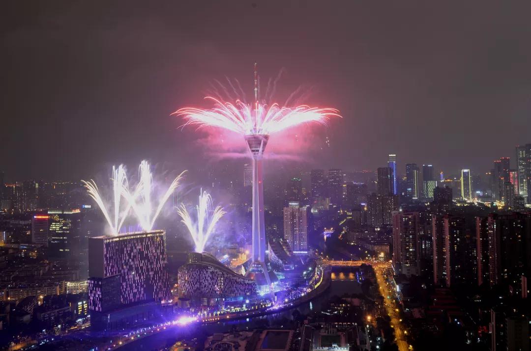 元宵节夜游锦江，遇见成都的春江花月夜