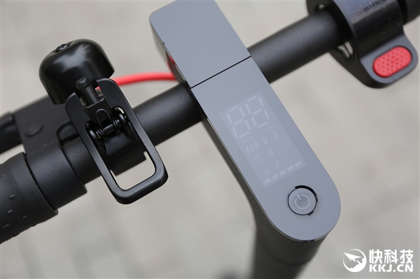 折叠只需3秒!小米米家电动滑板车Pro图赏