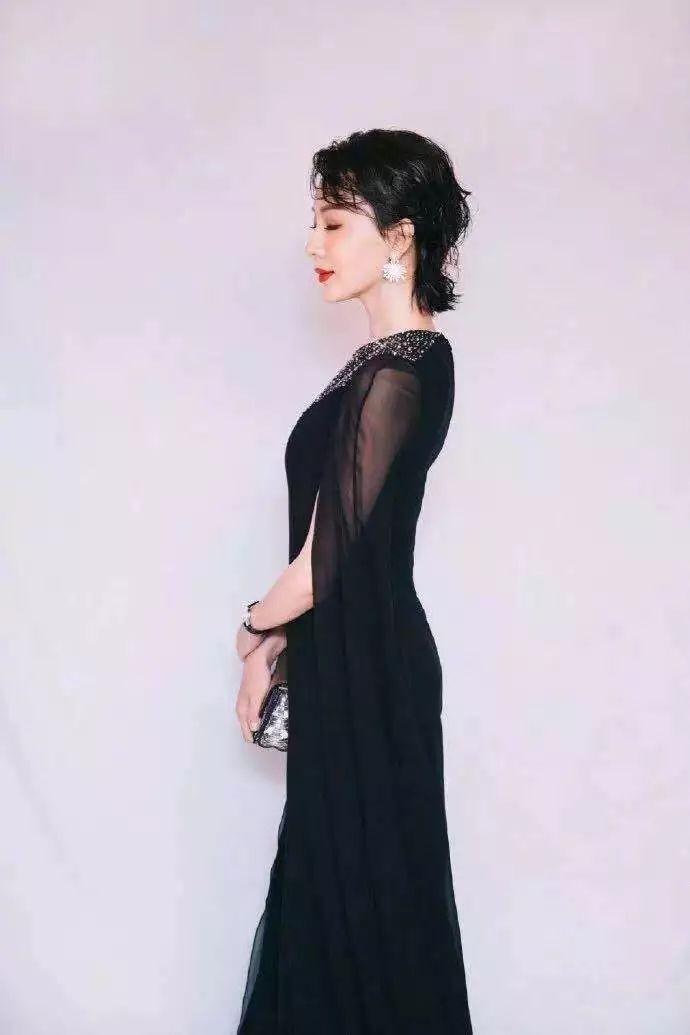 41岁陈数女人告白,这是:网友瑜伽最高级的奶妈视频狗图片