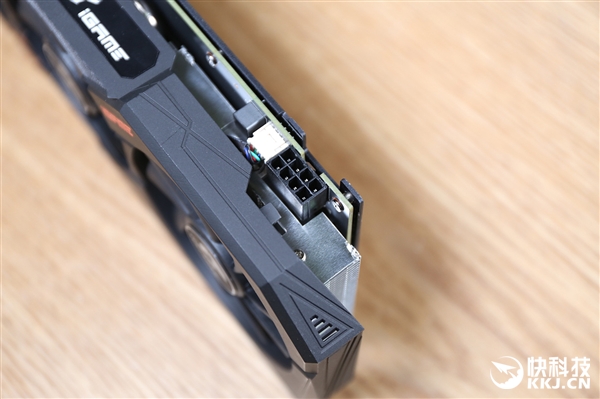 七彩虹iGame GTX 1660 Ti Ultra 6G显卡拆解图赏