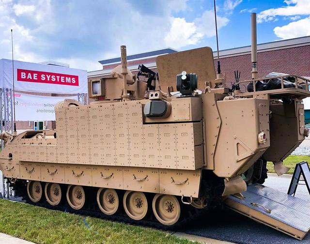 美国陆军喜提新式装甲车,防护大幅增强,远超之前所有型号