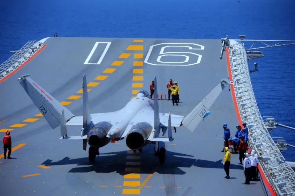 听说折叠手机火了？那折叠飞机你有见过吗？