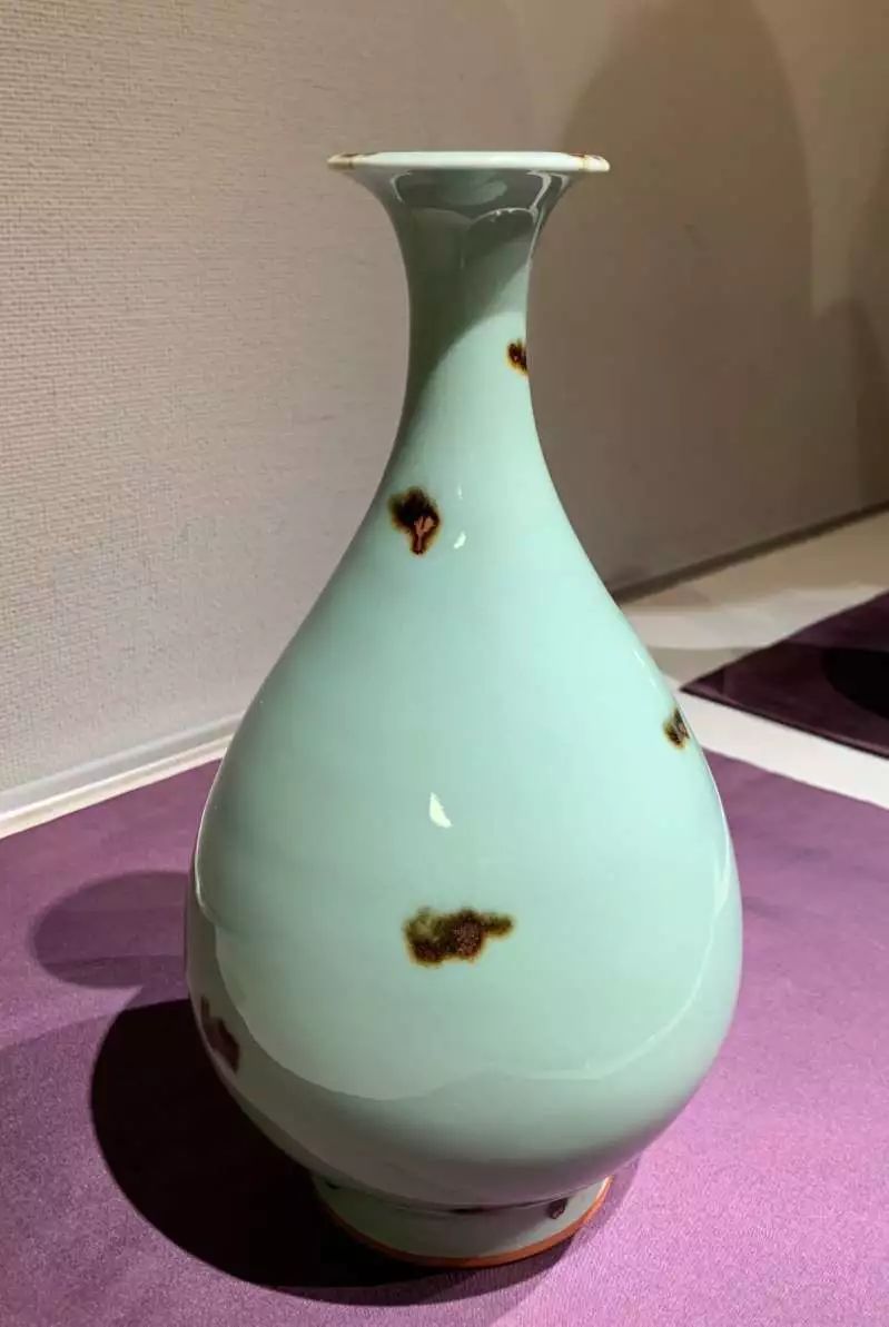 中国工艺美术大师向日本陶瓷美术馆捐赠青瓷作品__凤凰网