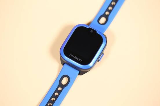 7重定位1键呼救 华为儿童手表 3评测：萌娃随身卫士