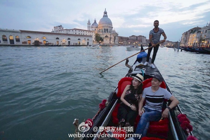 林志颖炒股打游戏两不误，怕老婆吐槽身上的装备收敛了！