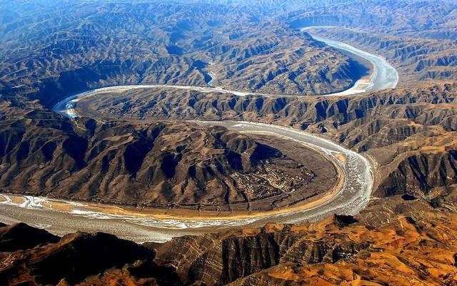 黄河的源头是一个只有碗口大的泉眼?发源地在哪?