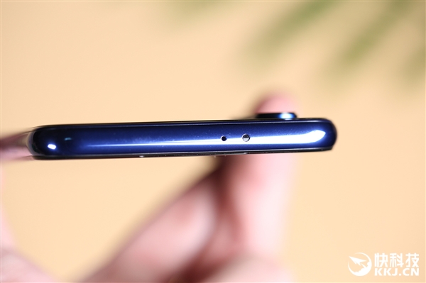 小米9 SE全息幻彩蓝图赏：美轮美奂