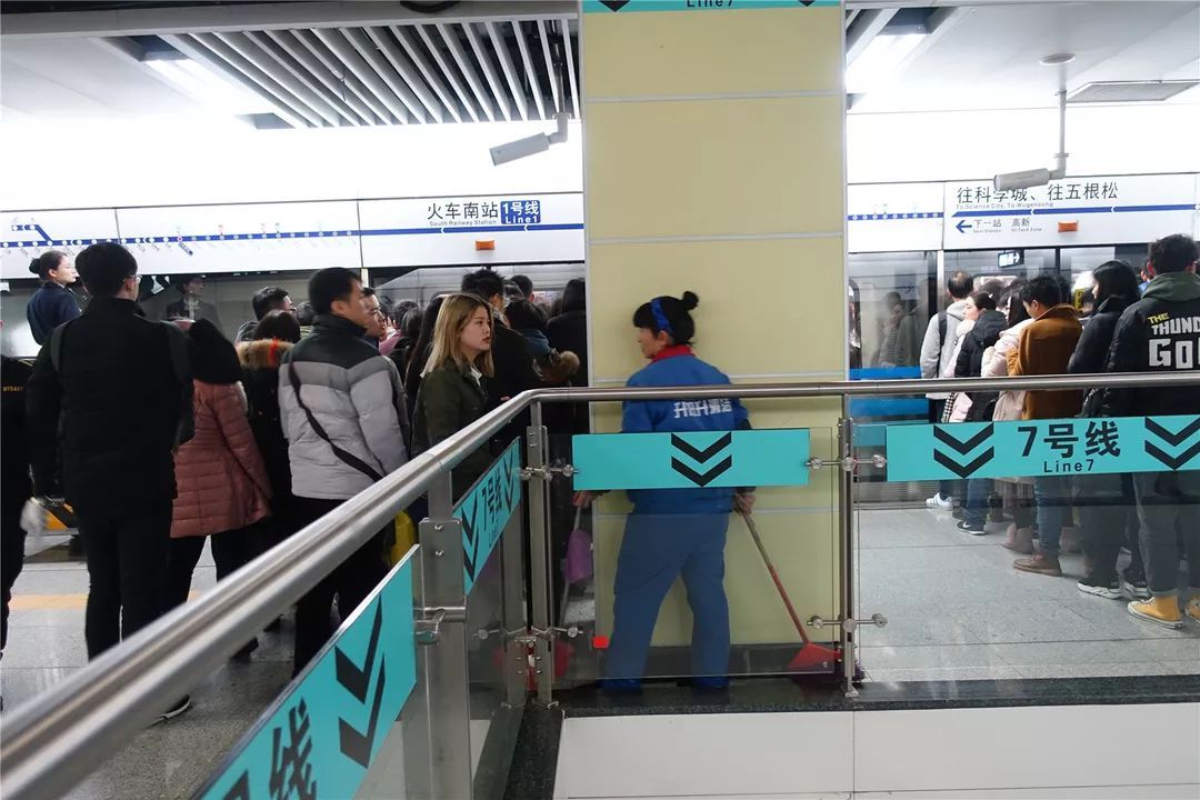 火车南站人多？对不起，今后人会更多！