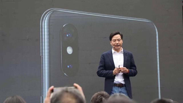 劳模雷军：88家公司有他职位，扬言靠投资赢董明珠赌局