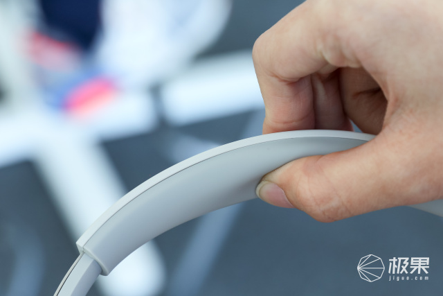 Surface Headphones 上头测评：微软出的旗舰耳机，有点毒
