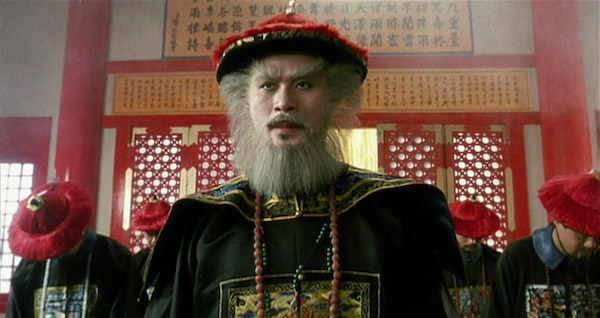 电影《鹿鼎记》中徐锦江饰演的鳌拜