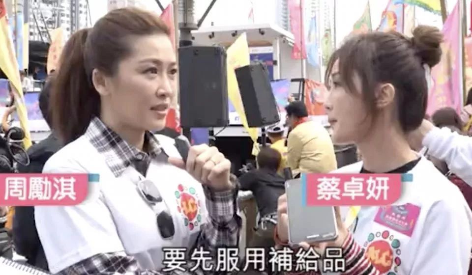 她现在担心的是打针,因为自己最害怕打针.