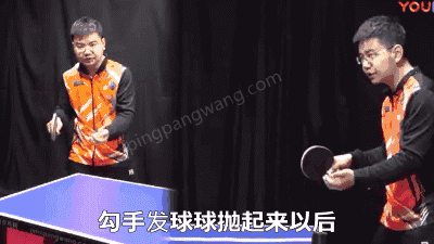 和刘诗雯学习勾手发球,一种动作两种旋转,迷倒对手不叫事