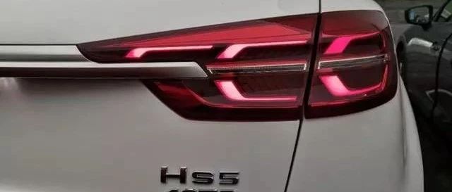 红旗首款SUV即将来袭，新车标像红酒杯，定价多少才能大卖一场？