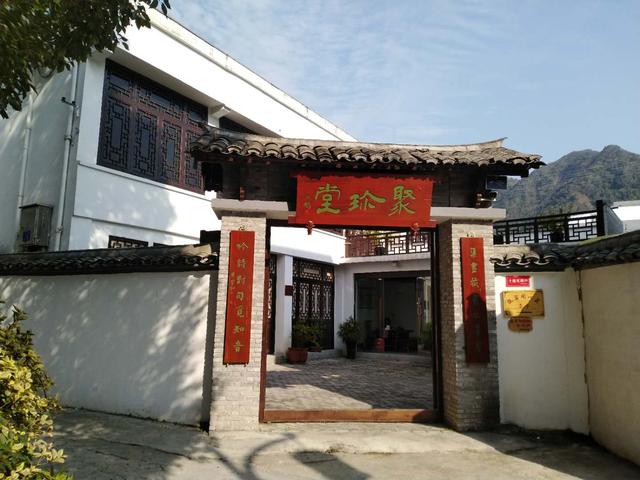 齐白石画虾、徐悲鸿画马,著名画家金大翁花十年时间画八哥