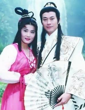 72岁郑少秋近照曝光，网友:说52岁我都相信！