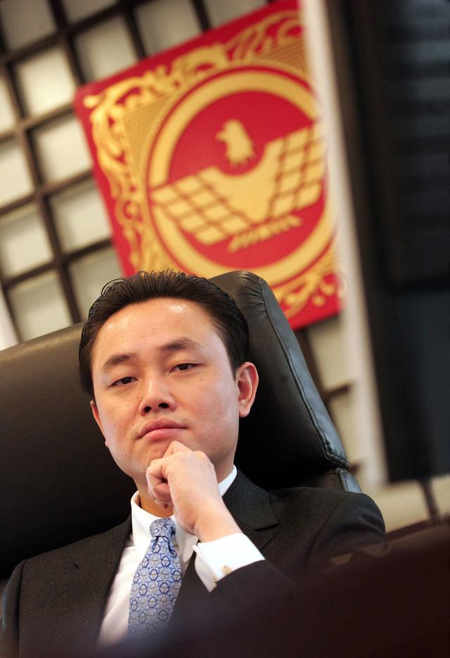 国美通讯预亏4.5亿，拉涨停后下跌3%，靠黄光裕出狱续命