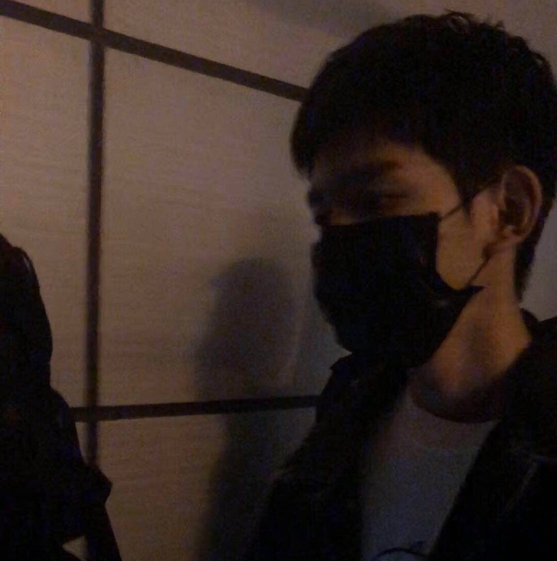 王源剪短发后与易烊千玺撞脸？网友：成年猛虎！