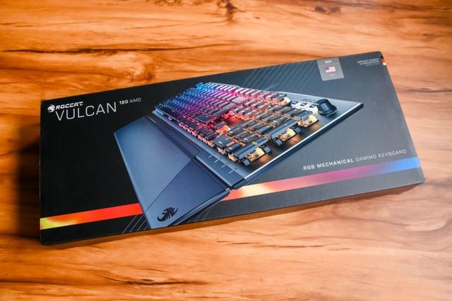 全新泰坦轴加持,德国冰豹打造高颜值爽手感电竞吃鸡键盘Vulcan