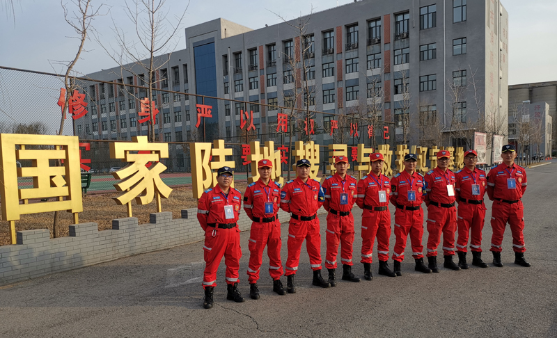 内蒙古户外救援全国应急参赛队在辽宁陆搜基地完成体能考核__凤凰网