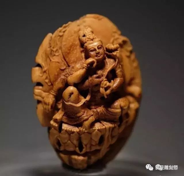 我是雕刻师,核雕圈最美女雕刻师,都在这里了|核雕中国