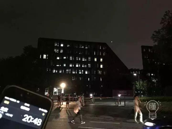 华为阿里下班时间曝光：所有的光鲜，都有加班的味道