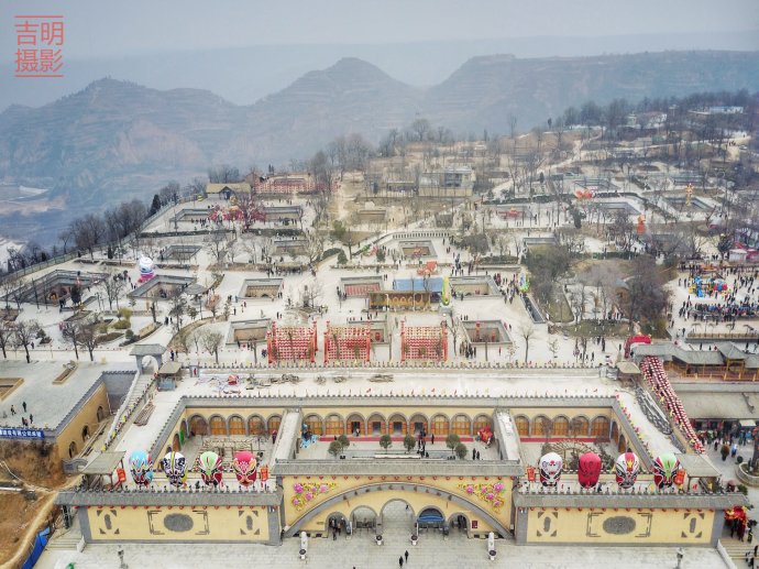 地平线下的古村落—陕州地坑院