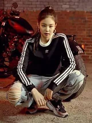 有“人间香奈儿”之称的Jennie，私下穿衣品味真是不一般