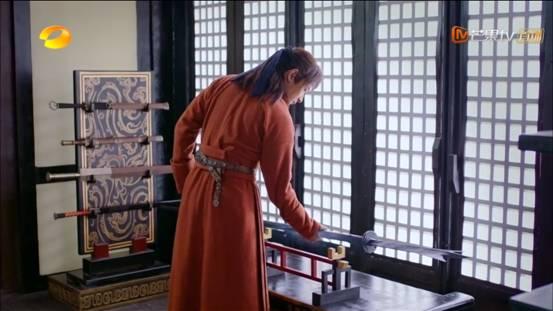 恭喜二郎神杨戬,终于在《封神演义》喜提兵器,三首蛟来头大揭秘