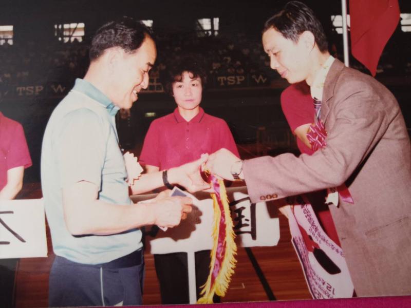 段翔资深体育人与体育记者40年交情我和解放日报征文