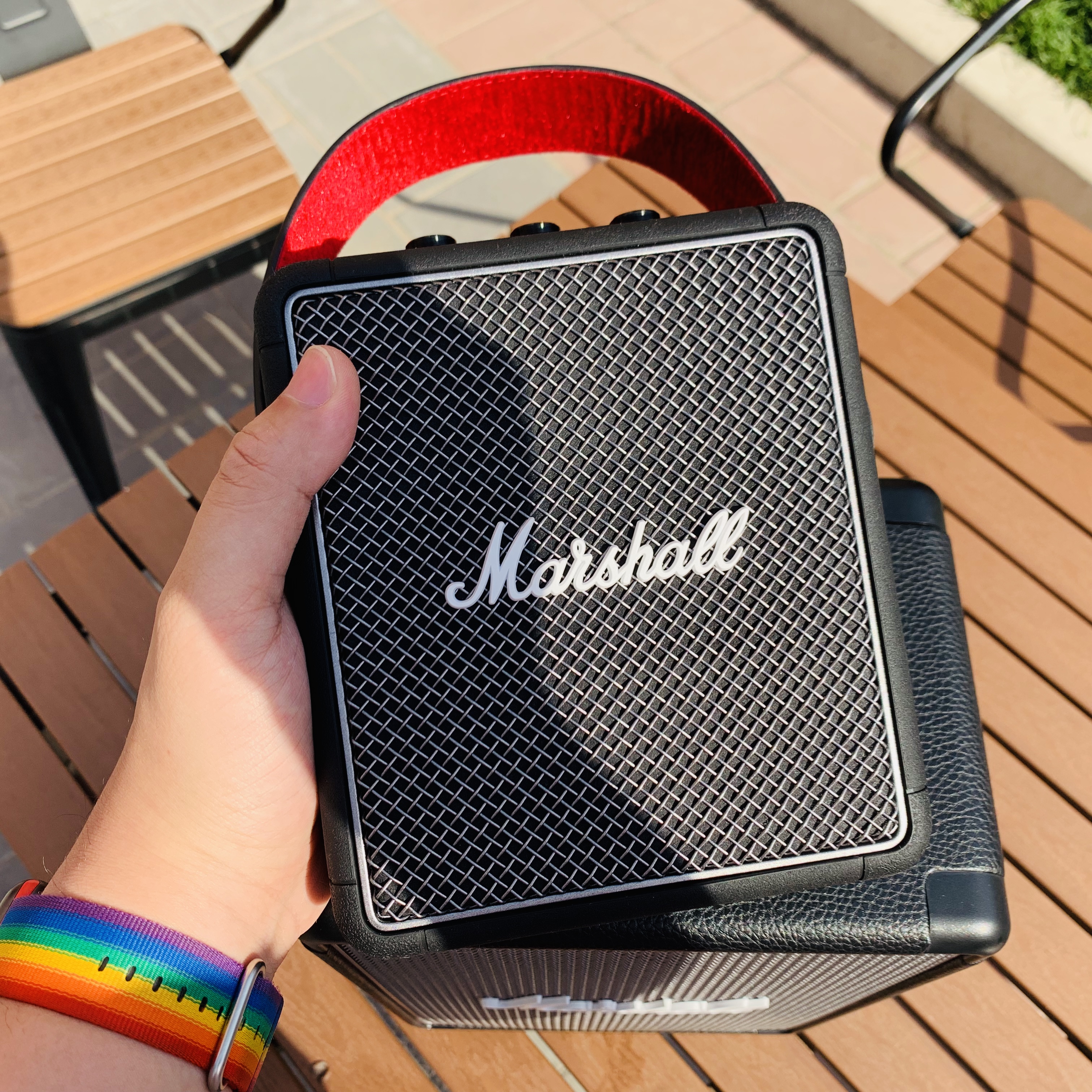 Stockwell II 是这个系列唯一能单手举着的型号