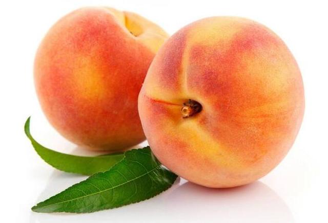 夏季吃桃子好处多多,但吃桃子也有4大坏处,5类人不能吃桃子!