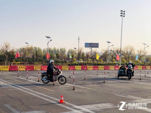 为解答摩托车驾照所有疑问 编辑亲自去考