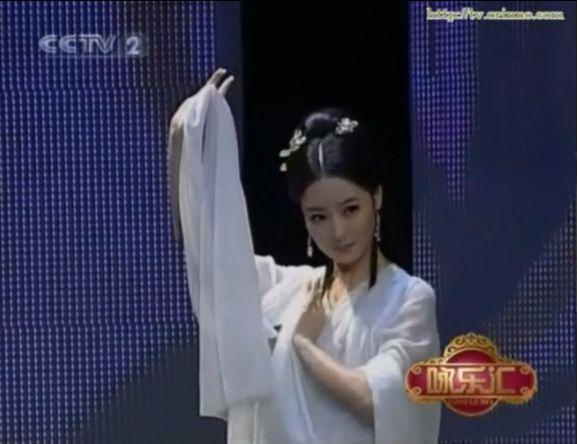 白冰奉女成婚，嫁男模！一出道合作范冰冰的好资源全没了？